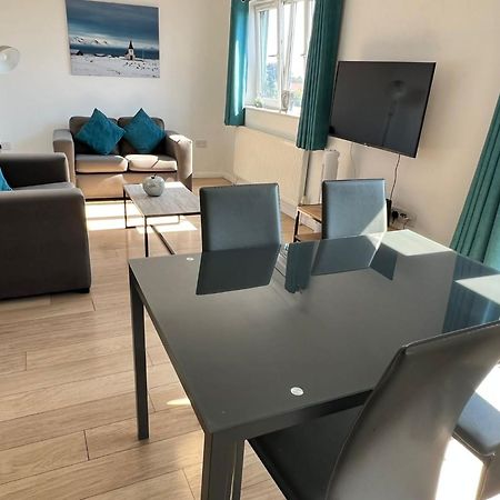 Walnut Apartments Сканторп Екстер'єр фото
