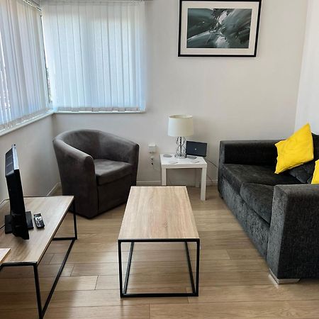 Walnut Apartments Сканторп Екстер'єр фото