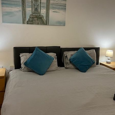 Walnut Apartments Сканторп Екстер'єр фото