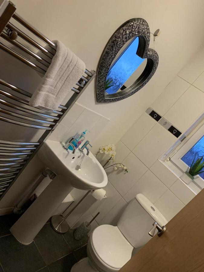 Walnut Apartments Сканторп Екстер'єр фото