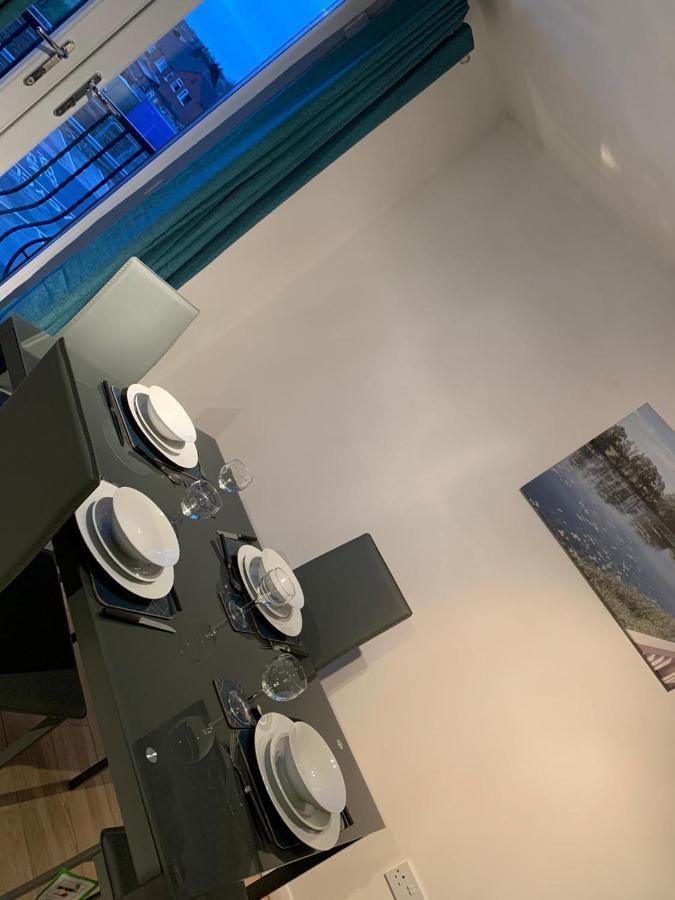 Walnut Apartments Сканторп Екстер'єр фото