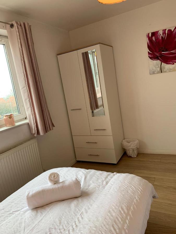 Walnut Apartments Сканторп Екстер'єр фото