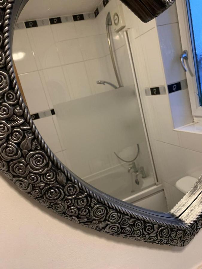 Walnut Apartments Сканторп Екстер'єр фото