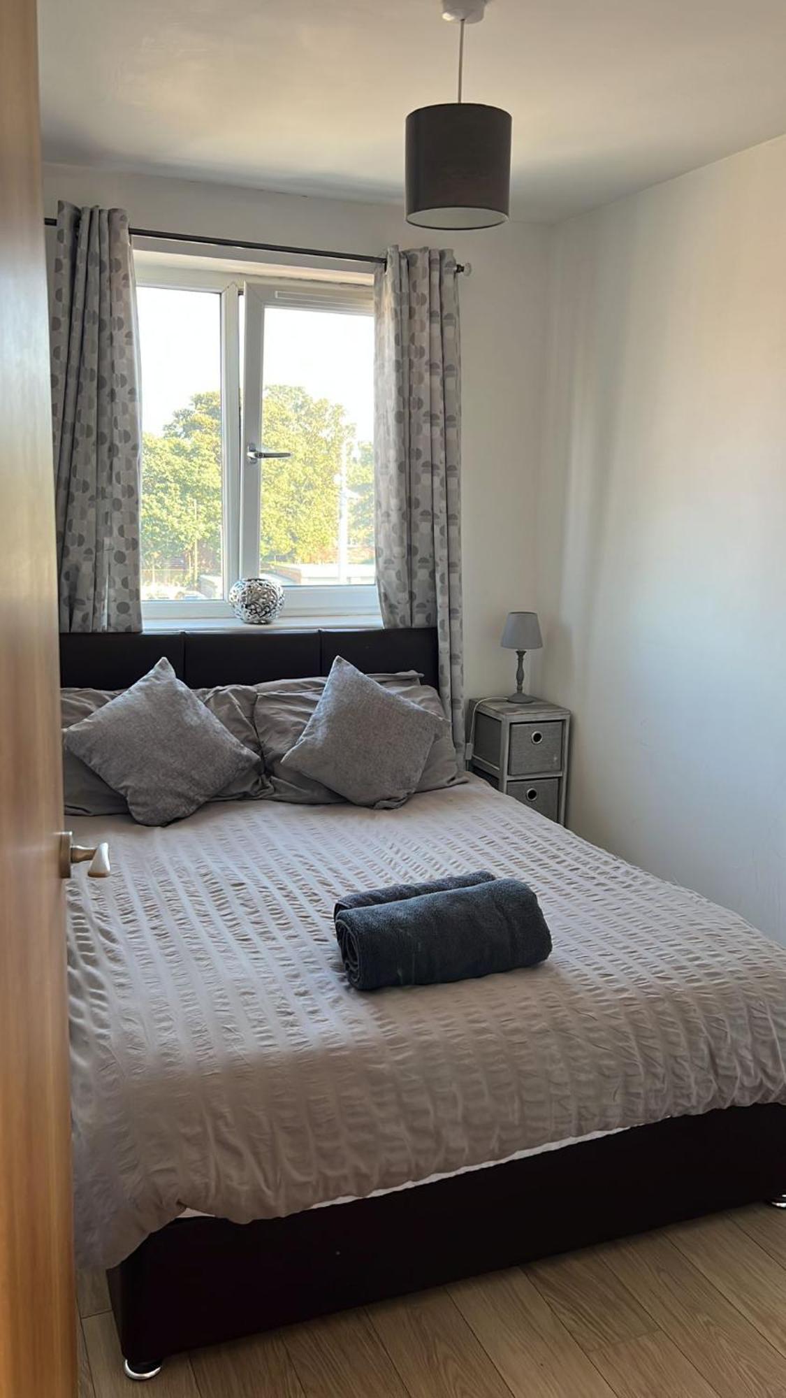 Walnut Apartments Сканторп Екстер'єр фото