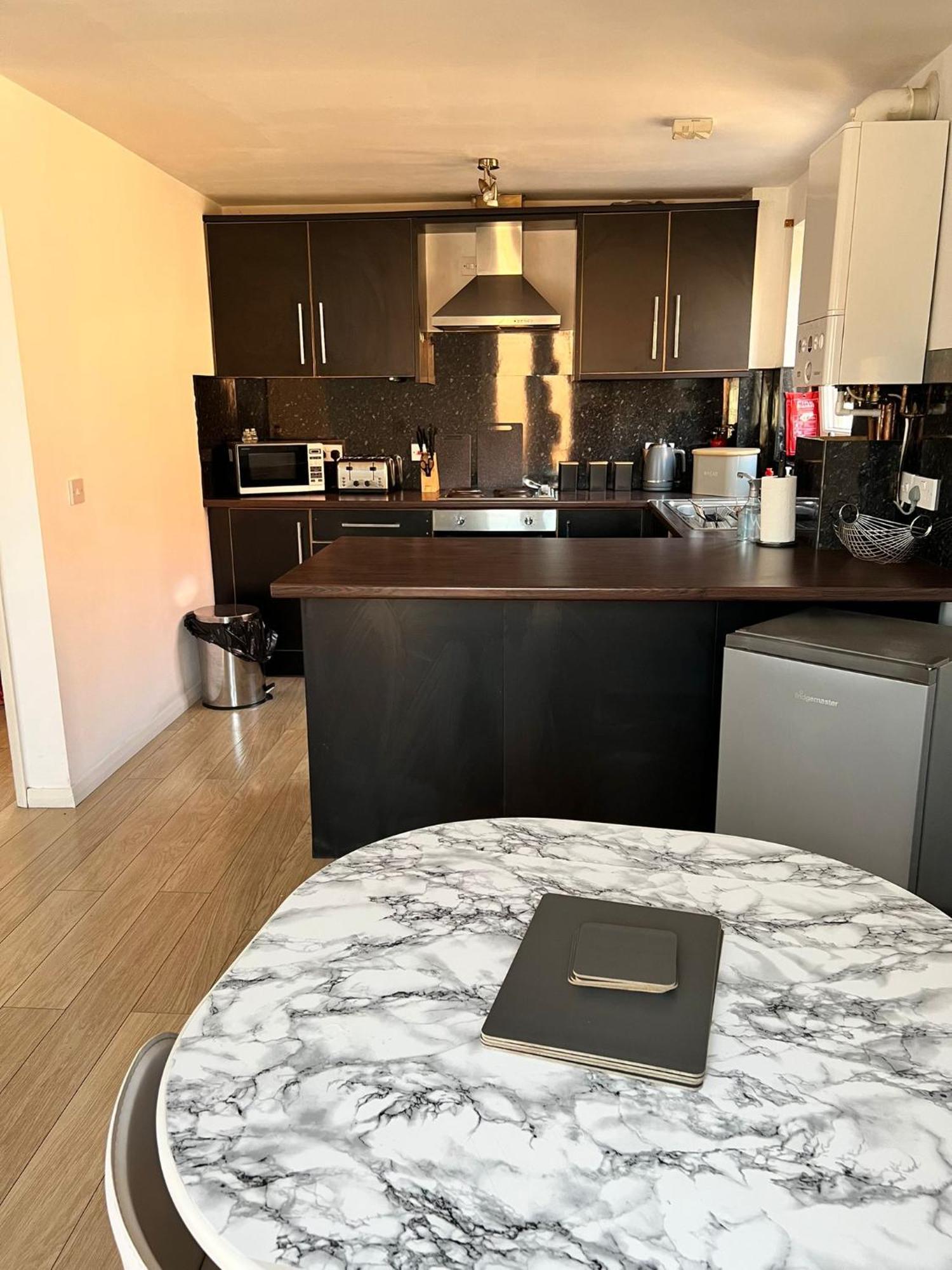 Walnut Apartments Сканторп Екстер'єр фото