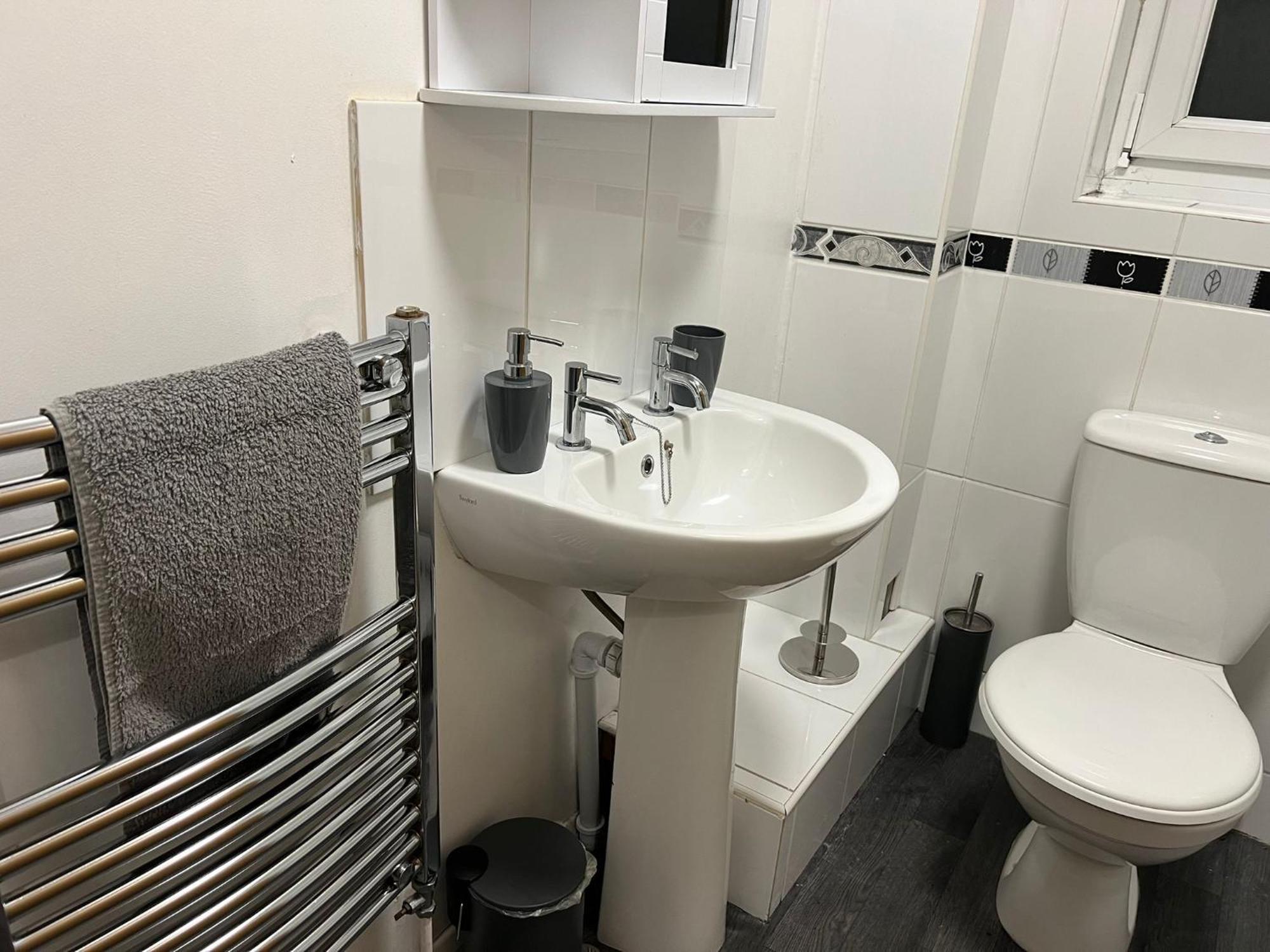 Walnut Apartments Сканторп Екстер'єр фото