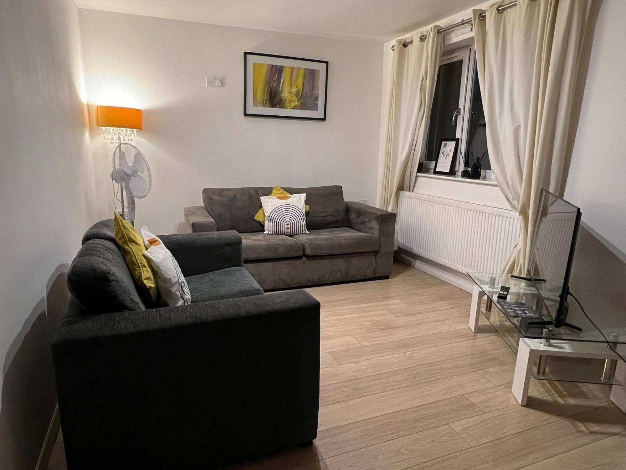Walnut Apartments Сканторп Екстер'єр фото